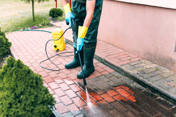 Garage Pressure Washing in Bettendorf, IA
