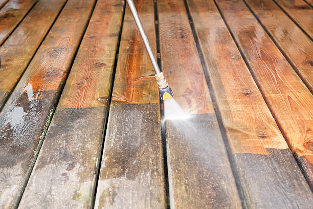 Best Garage Pressure Washing  in Bettendorf, IA